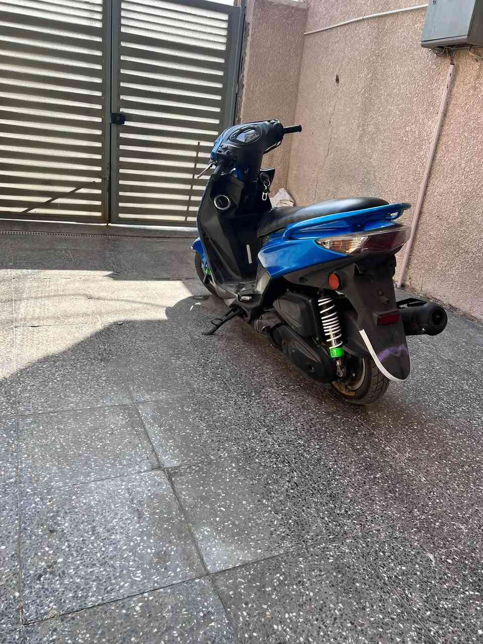 سلام عليكم دراجه GTR الحديث 🏍️
لون ازرق 🧿
الدراجه بحاله الوكاله ماشيه 12الف 
محرك وكفرات مكفولات مابيها لا صبغ ولى فطر ولى كسر بل مازده  الدراجه من الطول للطول بلاديه ولدراجه ما متعوبه ابد 
مكاني بغداد الشعب 
الاستفسار ***********
