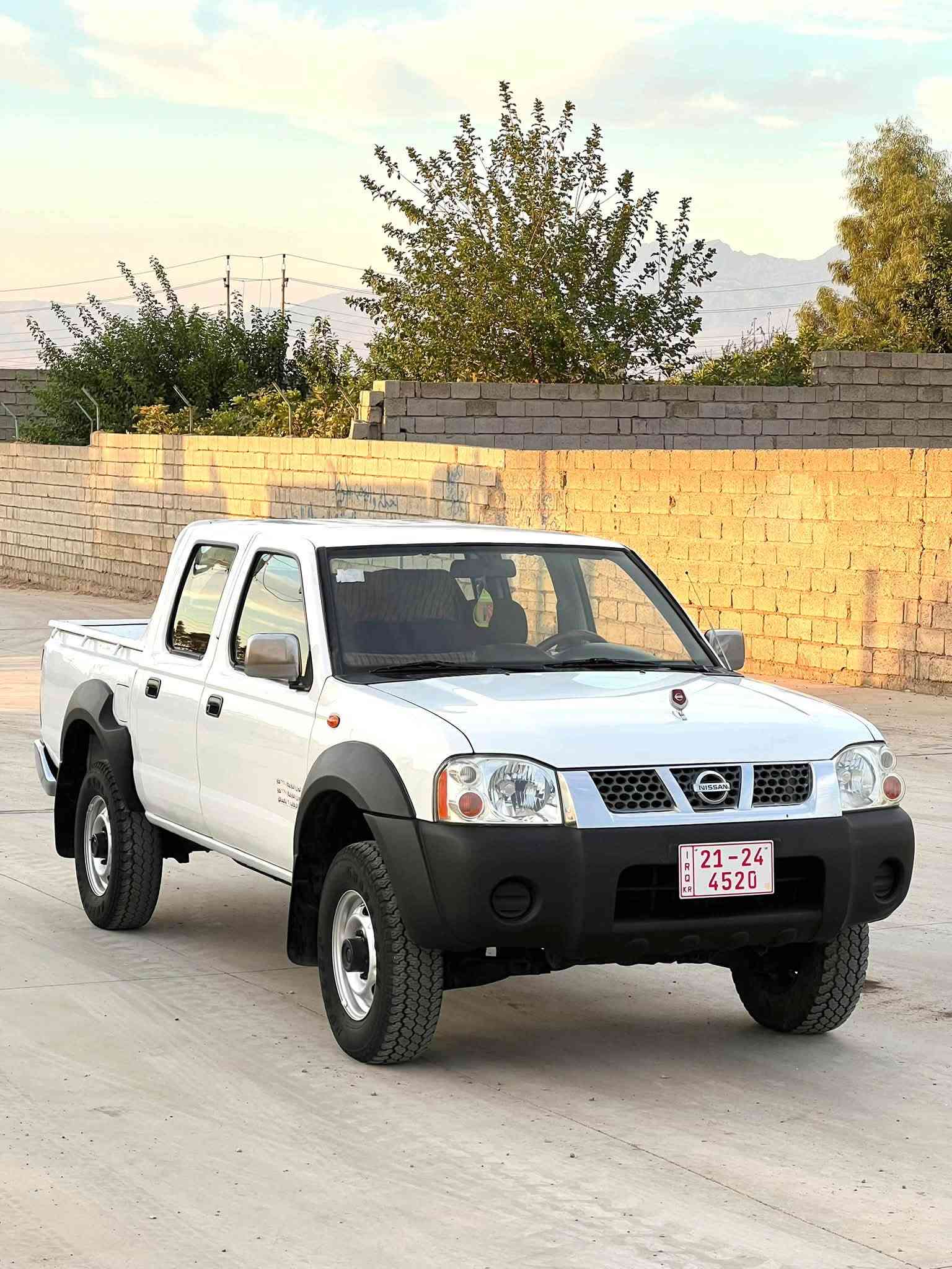 نیسان ٢٠١٢ تایلەندی
دوبەی ساخ 

ناو سور جام کارەبا دەبڵ گێچ 

_سەیارەکە زۆر تازەیە کامل مەسرەف کراوە 

_دەعم و زەربەی نیە گێرو مەکینە بەشەرت ئەکسل دەبل ئەکسل بەشەرت مەکینەی نەکراوەتەوە بەشەرت ئەیفرۆشم 

_سەیارەکە ساخە دوبەیە بەس ئەیفرۆشم گۆرینەوە ناکەم

لەهەلەبجەی شەهیدم 

***********
ڤایبەر وەتساپ
