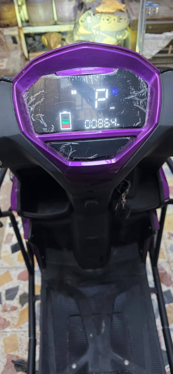 سلام عليكم
دراجة كهربائيه موديل 2026
 6 بطاريات ليثيوم
اربع سرعات بيها الكيج 100كم دراجه مستخدمة 4 ايام فقط نضيفج جداً  
(السعر مليون ومية) 
العنوان نجف 
***********
