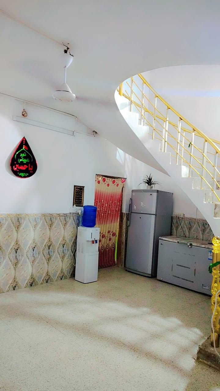 سلام عليكم بيت للبيع في حي العسكري الأول نهاية شارع الوكفه القديمه مساحه البيت 115 مطلوب مبادره البيت للاستفسار الاتصال على الرقم *********** واتساب
