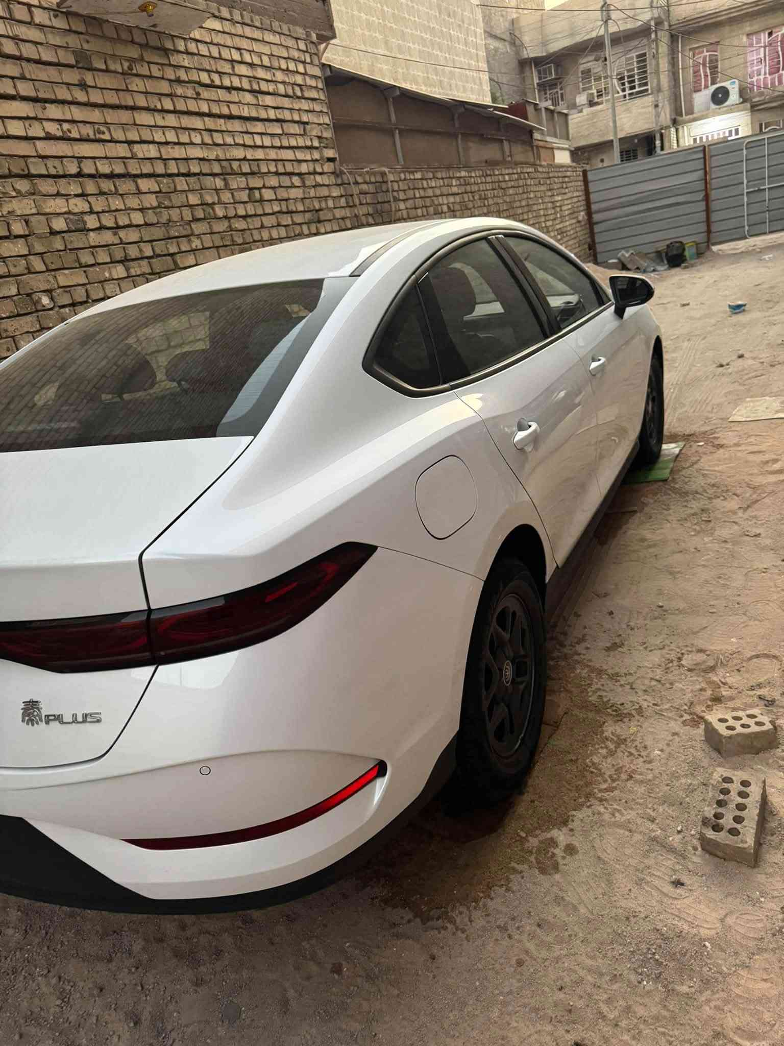 سلام عليكم للبيع BYD كن بلاص  موديل 2025 ماشية 7 ألف كفاله عامه عنوان السيارة بغداد السعر 21 مليون 
الهاتف ***********
