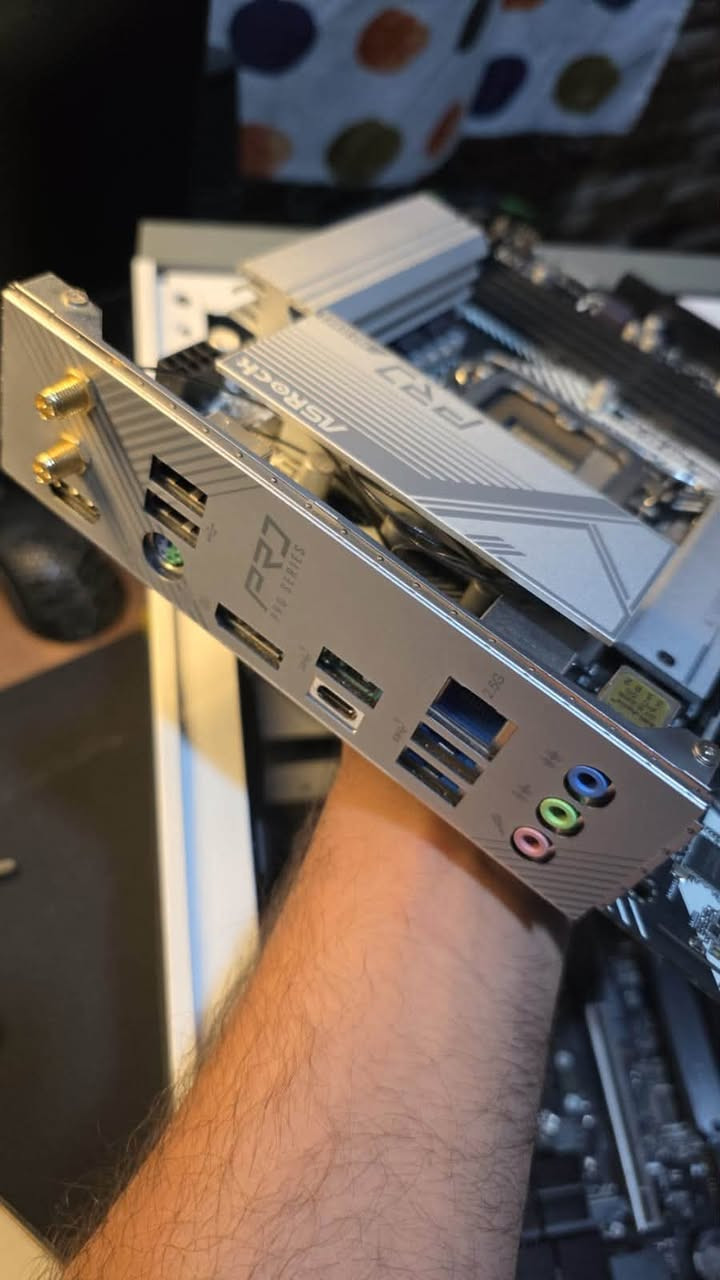 ‏سلام عليكم شباب بوردو Power ￼￼ السعر 225 الف
B760M PRO RS/DDR4. Bocker 750 80
‏مكاني بغداد ما عندي توصيل القطع شبه جديد كله ضمان تجي للبيت تفحص على راحتك وإني خادم للطيبين  *********** ￼ أعتذر ما أبيع قطعة كنت ناوية أسويها بس ما عندي مجال بعد ￼
￼
