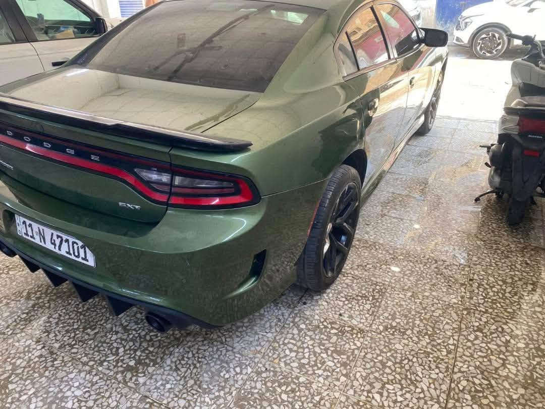 سلام عليكم اخوتي 
تشارجر 2022 sxt المواصفات المعروفه بهاي الفئه 
اخوتي السياره حادثها جاملغين أماميات وبنيد بدون لغود وشواصي البيبان  السايق والخلفي كلير امريكا صبغ فقط السيارة محدثة كت art غمازه اخوان السيارة أبيعها جاهزه بدون أي نواقص السعر ٢٠٠ ورقة قفل السيارة جاهزه المو شراي لا يتصل ويتعب نفسه لأن نضيفه وبالحقيقه احلى من الصور 
الرقم *********** مكان السياره بغداد صليخ 
ممشى
