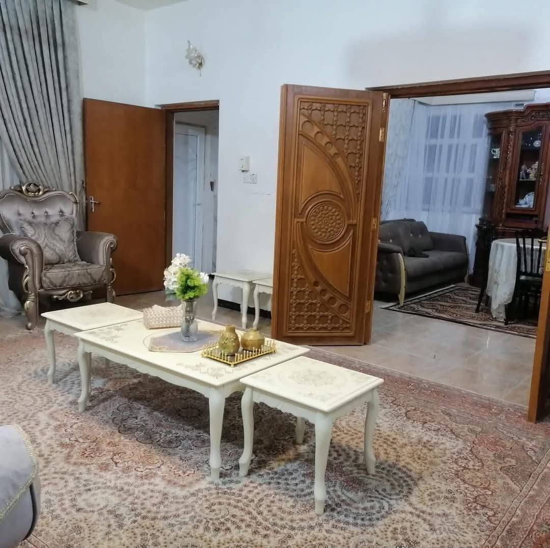 يا الله 🤲
السلام عليكم ورحمة الله وبركاته
زبائننا الكرام، يتوفر دار للبيع في أم الخيل الثانية، الفرع المقابل لدائرة النزاهة.
🏠 مساحة الدار: 200 متر
🏗️ بناء حديث – طابقين
🔹 الطابق العلوي:
• 3 غرف ماستر
• صالة
🔹 الطابق الأرضي:
• غرفة نوم
• استقبال
• صالتان
• مجموعة صحية
📍 موقع مميز جداً
على الراغب بالشراء والاستفسار أكثر، مراجعة مكتب الشهد للعقار في خدمية حي الجزائر، مقابل المصرف المتحد للاستثمار.
📞 أو الاتصال على الأرقام التالية:
***********
***********
