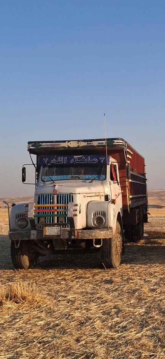 سكانيا ١١١ للبيع مديل ٨٢.بلاديه معمره رايمن لاتنقيص ولاتبخير شرط سياره جاهزه رقم صاحب السياره*********** مكان السياره موصل قضاء الشيخان

