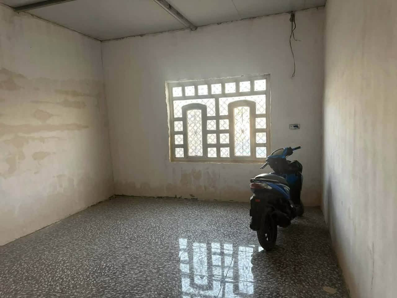 إسلام عليكم بستان للبيع كلك المساحه ١٠٠٠متر الموقع شارع الايمام خلف نادي بلد الرياضي ناقصها شي قليل وتكمل السعر ٣٥ وبيه مجال ***********
