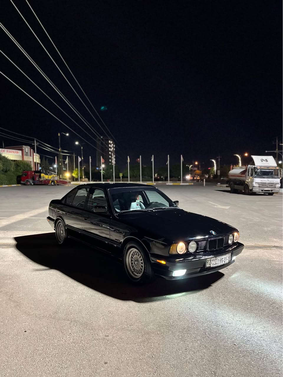 سلاوى خواى گه وره تان ليبيت BMW1994 مه كينه 525iتؤماتيك ته بريد له سه ر سويچ ABSكوشن جلد سو كان ئيم. كاره باى و هه مو گيانى به شه رت چوار ويلو تا يه ى حه سيرى لؤ كى بؤ به ستراوه ئا رم و تا حويل  هه ولير  كاره باى و هه مو گيانى به شه رت سه ياره كه ما شالله ده ويت زؤر جا يزه. شوين. رانيه.  *********** Singapore
