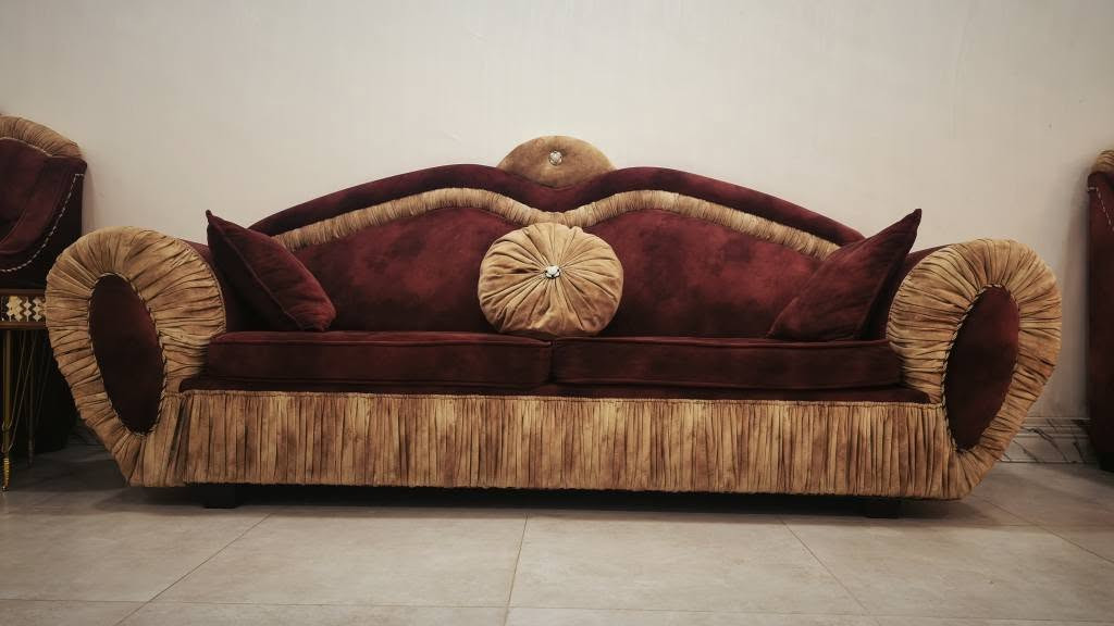 تخم تركي متكون من 

2 قنفات 🛋

4 كراسي 🪑

الحالة : نظيف جداً 💯

السعر 400 الف وبي مجال بسيط حك الجيه
العنوان ناصرية مركز 
واتساب *********** 📞 ناصرية, ذي قار
