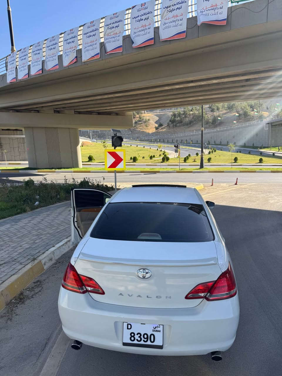 TOYOTA AVALON 2007.   2010گۆراوە بۆ // 
 
***********

ئە ڤە لۆن سپی سە دەف

مواسە فات  فول

کوشن کارەبا

کوشن ساردو گە رم 

ناو زه رد  فولل  ناو پاكه ت

٢٥٠ دینار مە سروفی نیە

شەش سیدی 

گێڕو مەکینە  بە شەرت 

بي جالو شوغته ماشالله ئه ويت 

 رويشتوه 207000

ماشاللە سە یارەکە زۆر تایبە ت و بی مە سروفە    

سه قف و شان به شەرت
بەس بڕاوە  سەیارەکە 

بی دە حم و لیدراوە بە شە رت 

تكايه موشته ري ني سه رمان مه يشينه !!'

*********** شيخان, نينوى
