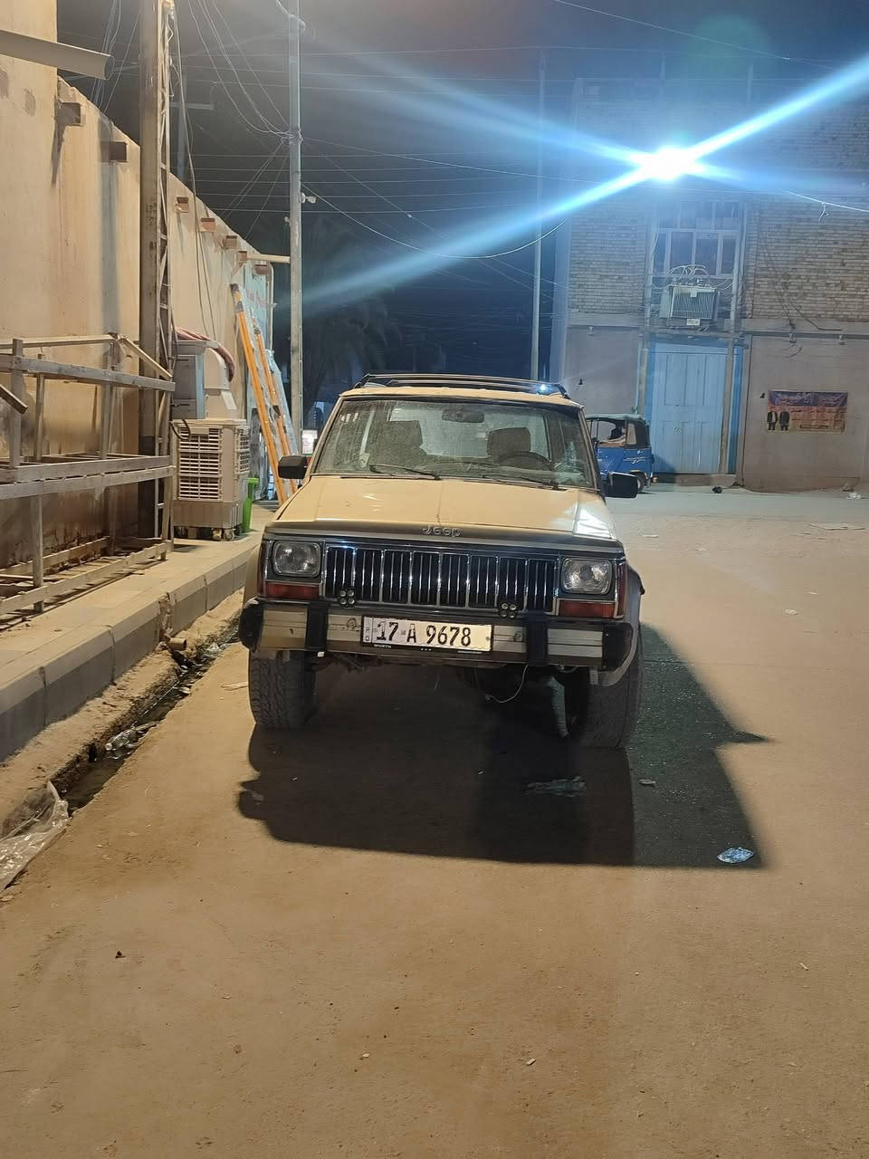 سلام عليكم سياره البيع جيب شخاطه محرك بطه وكير نضيفات مديل 94رقم وسنويه بسمي دموره ثاني يوم ***********
