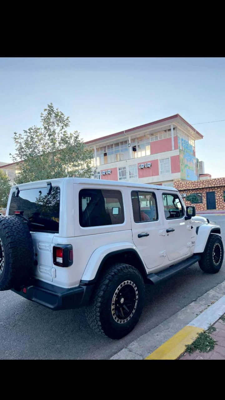 Jeep Ranglar (SAHARA) 2023
جیب ڕانگلر فوول مواسەفات ٦ پستن کوشین چلد ناو سۆر سوکان ڤۆڵیۆم شاشە گەورە گێڕ تۆماتیك و عادی دەبڵ ئەکسل ٢٩ میل ڕۆیشتییە
سەیارەکە یەک بستی تعدیلە بێ ژۆرێ بێ إڕباگ
گێڕ و مەکینە بە شەرت
بە ناوی خۆمە هەموو شتی نووێیە
شوێن هەولێر
*********** أربيل, العراق
