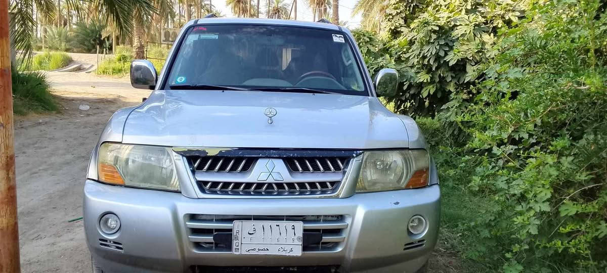 السلام عليكم باجيرو 2005
 بأسم راعيها السياره جاهزه بدون نقص تبريد ثلاث قطع  محرك 3000 4ويل كب السعر ب85 مكان السياره النجف الاشرف للاستفسار الاتصال على الرقم ***********
