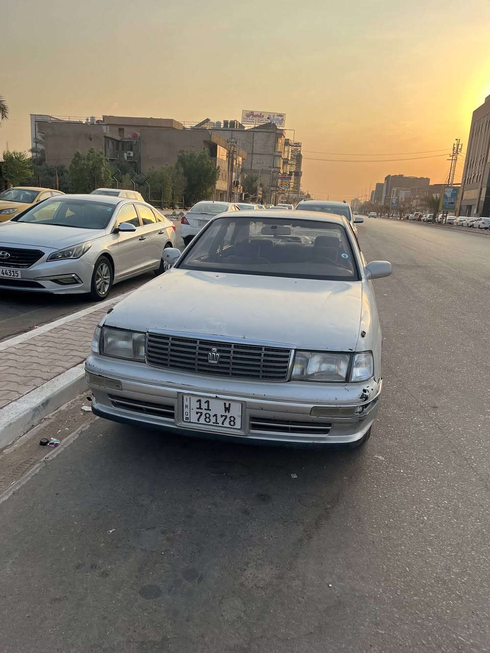 بطة كراون موديل 1992 للبيع  رقم انكليزي والسيارة بأسمي 
سنويتها ل 2030 مكفولة گير ومكينة تبريدها بارد  عوزة بس غاز 
سعرها 42 ورقة بيها مجال قليل حگ الجية تعال شوف ونتوالم 
للاتصال والاستفسار *********** مكاني نجف
