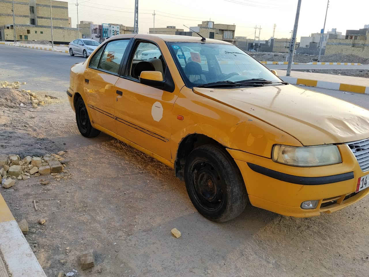 سمند موديل 11 رقم بصره انكليزي مصفره هيئه وغرامات وتحويل ثاني يوم السنويه لسنة 28 كير وكلج جديد سعرها 20وبيه مجال للبيع او المراوس بسياره اوتوماتيك بنفس السعر او فرق قليل للاستفسار الاتصال على الرقم ***********

