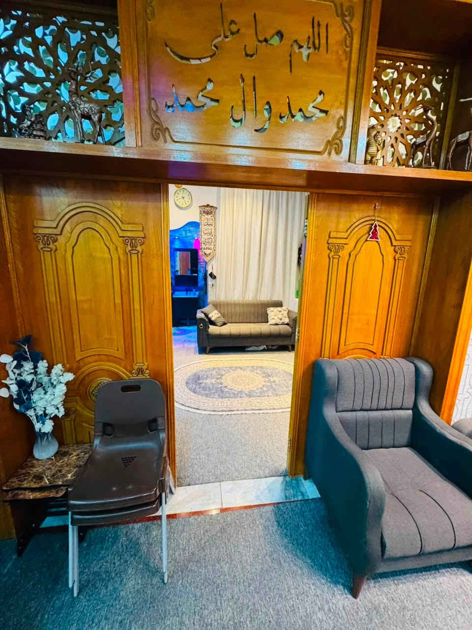 دار للبيع 
دار حي ميلاد بصف الركن 
قرب الشارع العام
100 م مربع
وجه ١٠ 
نزال ١٠ 
تفاصيل البناء
الطابق الارضي 
طارمة 
استقبال ضيوف سويت
مطبخ حار و بارد 
صالة عائلية
غرفة نوم 
الثاني
غرفتين وحدة سويت 
و صالة 
نقوصات 
الطابق الثاني 
نقص لبخ و صبغ و ارضية 
السعر 240 
***********
