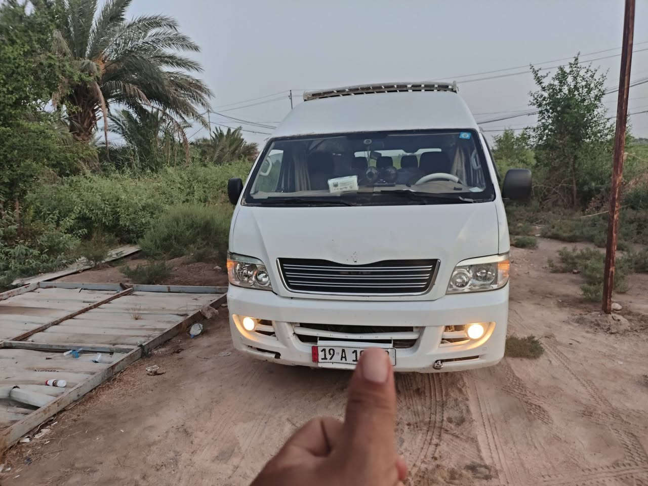 السلام عليكم ورحمة الله شيري H5 للبيع كير أكسل درجه أولى غرفه شوف العين كله جديد باتري منظومة ماء جديده يعني حماوه ماكو بفضل الله  منظومة تبريد امامي وخلفي قطعتين سبلت منظومة غاز إيطالي ٨٠ لتر مكينه بداية تبخير ستوه كهربائيات كله شغال سنتر ريمون البلادي مكينة في في تي ياباني تخم تاير جديد رقم كربلاء باسمي سنويه لحد سنة ٢٠٣٠ مكان السياره نجف مشخاب للتواصل عبر الرقم *********** السعر ٨٠ وبيه مجال قليل
