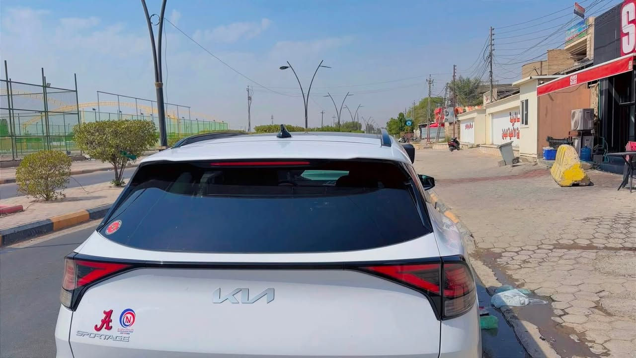كيا اسبورتج لون ابيض موديل 2024 أمريكي فول فول موصفات رقم بغداد 
ماشيه ٣٥ km
للتواصل ***********
