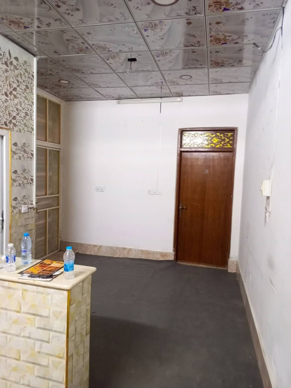 🏠✨ للإيجار – مشتمل ارضي  90م مربع✨🏠 

الموقع / شارع سالم جهه الجمهوري من البداية موقع حلو 

📍 المواصفات:

🛋️ استقبال 
🏢 صالة 
🛏️ غرف 1
🚿 مجموعة صحيات متكاملة
🍽️ مطبخ مفتوح على الصاله 
🌤️ ارضية كاشي 
💼 

📞 للاستفسار: ***********
