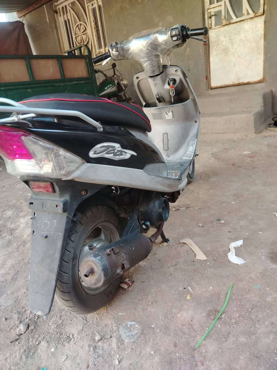 للبيع بسعر مناسب مفتوحه مره واحده كلشي شغال بيها المكان قضاء المدينة سعر ٥٠٠
***********
