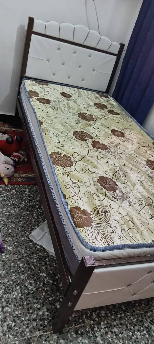 اسلام عليكم ورحت الله وبركاتو 
جربايه ام النفر حديد 
ما مستخدمه ابد لك هيه ودوشكه 
١٢٠ الف سعره 
رقم الهاتف 
***********
