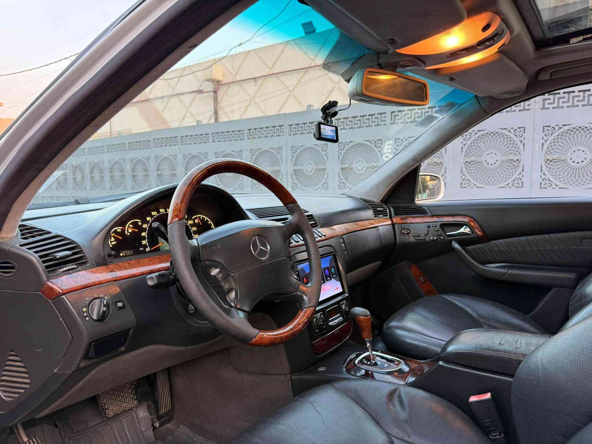 مرسيدس غواصه s320 موديل 2000 اصل
باب قصير المرغوب ،، محرك سته سلندر البلاد v6
فول مواصفات ،، نظام جوبلس ،، فتحه ،، برده كهرباء ،، كشنات كهرباء ،، مري شفط ،، وبعد بيها هوايه مواصفات
السياره صبغ عام اثر جراد مكفوله من المعجون والضربه والخياس ،، السياره جاهزه من كل النواحي بدون اي نقص شرط الفحص ،، رقم انبار مشروع وطني تحويل بأي مكان عادي ،، المكان بغداد حي الخضراء 
السعر 98 ورقه 
***********
