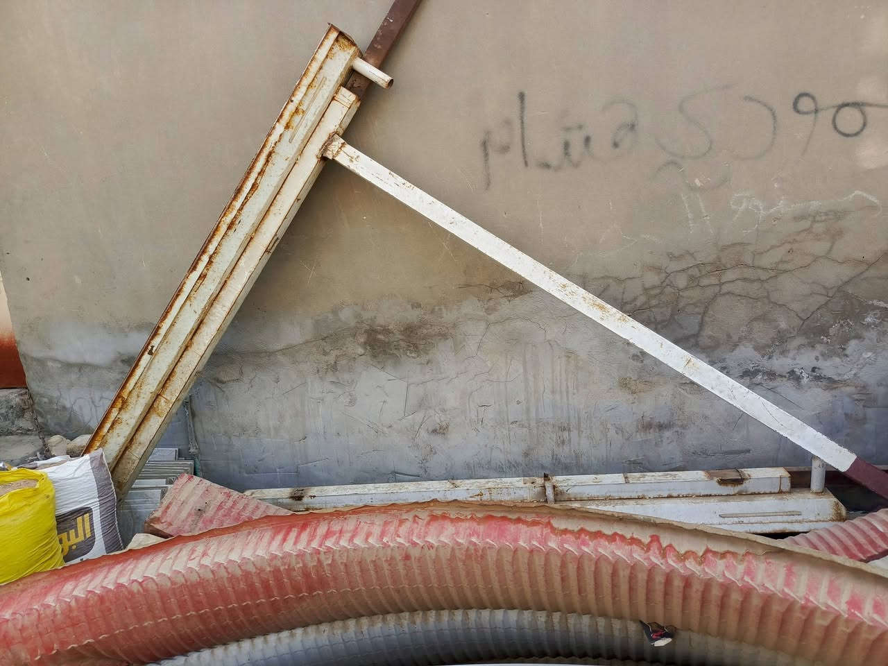 سقيفة كيسبان • نظيفة • للبيع