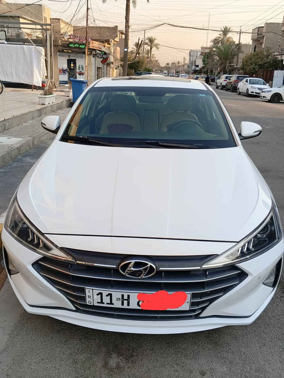 السياره مديل 19 خليجي فول 1/1 رقم بغداد الجديد محرك 2000
هزه جديدة 
السياره ماشيه 78 حقيقي كلشي بيه على وضع الشركه
بيه بس تبديل الدعاميه الاماميه للجماليه بدون حادث 
والدوسه الي جوه باب السايق مصبوغه اثر شخط 
مواصفات سلايت 
بصمه 
بصمه صندوق او ابواب 
خمسه ويل كب 
اشاير بالمري 
حساس امامي خلفي 
شاشه 
السياره مكفوله من كلشي عدا الي مذكور فوك
للاستفسار اتصل ***********
السعر 152 $
مكاني بغداد حي الخضراء
