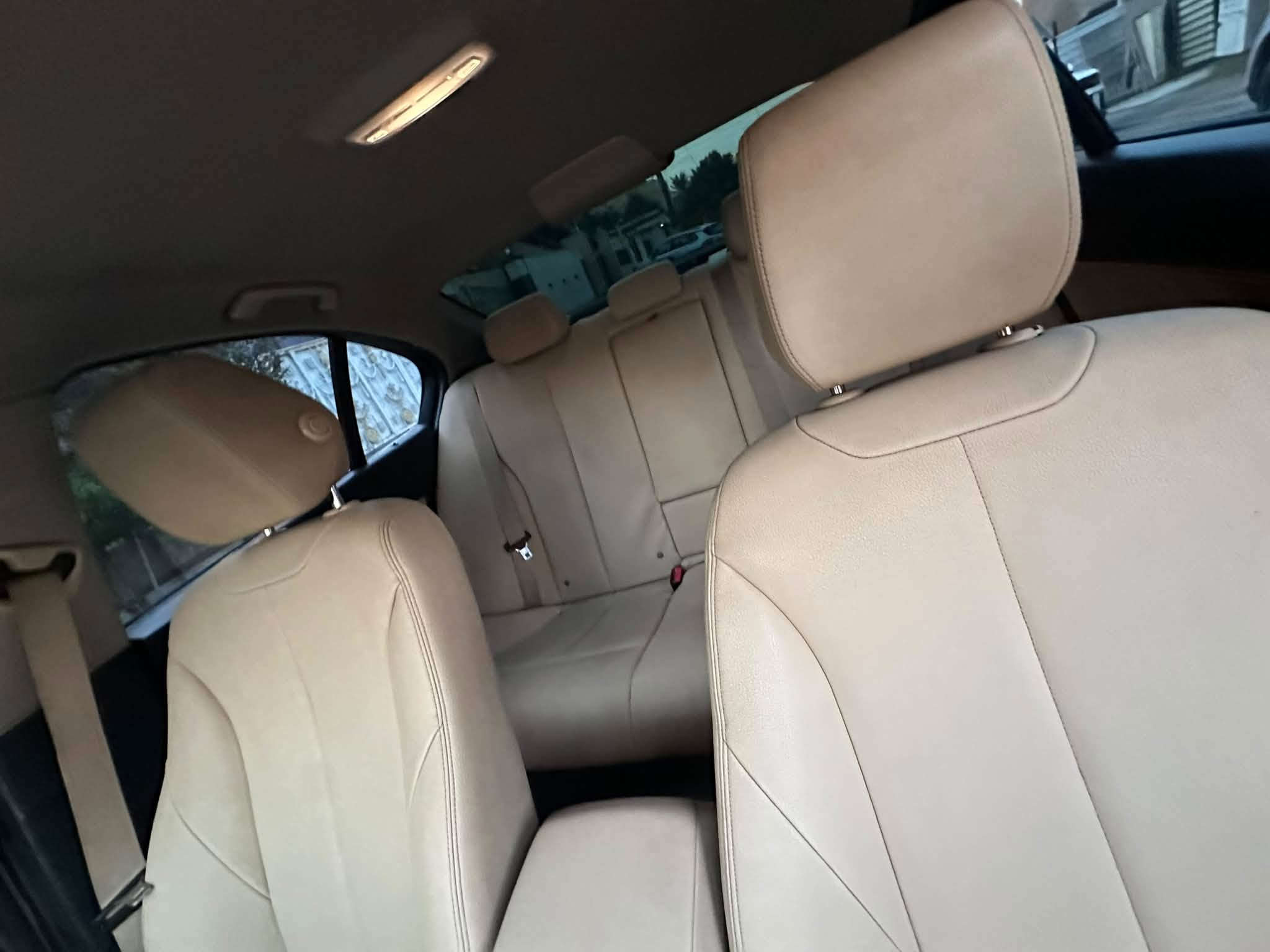 للبيع او مراوس BMW320i رقم اربيل2018  باسمي سنويه وهزه جديدة وباج تضليل 80/100جديد سياره مصروف عليه هوايه كير محرك صدر تخم تاير جدد مواصفات فول عدا الفتحة مقاعد جلد  ذاكره كهرباء تدفئه مقاعد دشبول دجتل 5مودات متغير 4اوضاع قيادة لدات داخليه تضليل اصلي امريكي بي ظمان سنه لايات LEDدواره  ويل كب تو سايز اصلي رياضي دعميات m3 داخل مغلف كاربون فيابر دركه ستيرن كاربون فيبر  شفتات بالستير سستم سماعات 🔊 boos السعر 150ورقه مكان السياره بغداد اليرموك للاتصال *********** صبغ جاملغ وبنيد فقط
