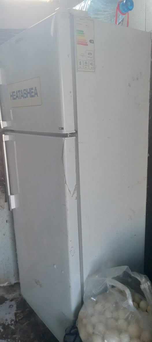 ثلاجه استخدام ثلاث شهور سعر 240 بيها مجال ***********
