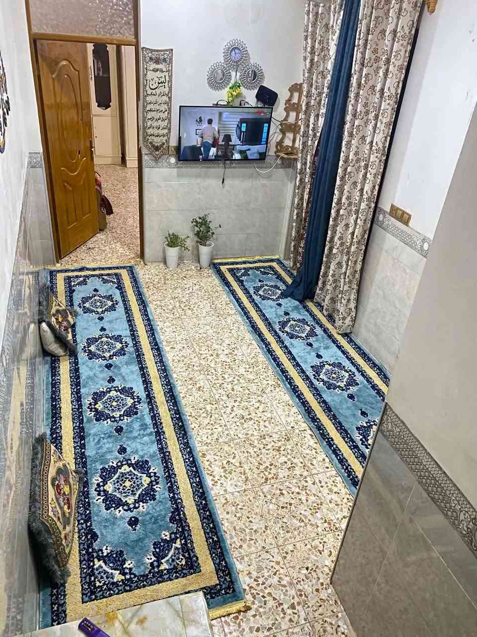 السلام عليكم دار للبيع المساحه 100م طابو زراعي سند 25 بناء 2024 صب كونكريت أساس وسقف طابوك جمهوري سيراميك جدران كاشي مطبق شتايكر البيت كامل من جميع النواحي الجيران ذهب ومنطقه جدا راقيه
تبليط من الشارع الرئيسي لحد باب البيت محوله كهرباء للفرع فقط الكهرباء 220 الماء ماينكطع مولد ذهبي كلشي درجه  م العنوان الكوفه شارع المعمل قرب جامع الخزاعل فرع أسواق حسين الرماحي 
يبعد عن الشارع العام 100م 
السعر 48وبي مجال للطيبين 
***********
السلام عليكم دار للبيع المساحه 100م طابو زراعي سند 25 بناء 2024 صب كونكريت أساس وسقف طابوك جمهوري سيراميك جدران كاشي مطبق شتايكر البيت كامل من جميع النواحي الجيران ذهب ومنطقه جدا راقيه
