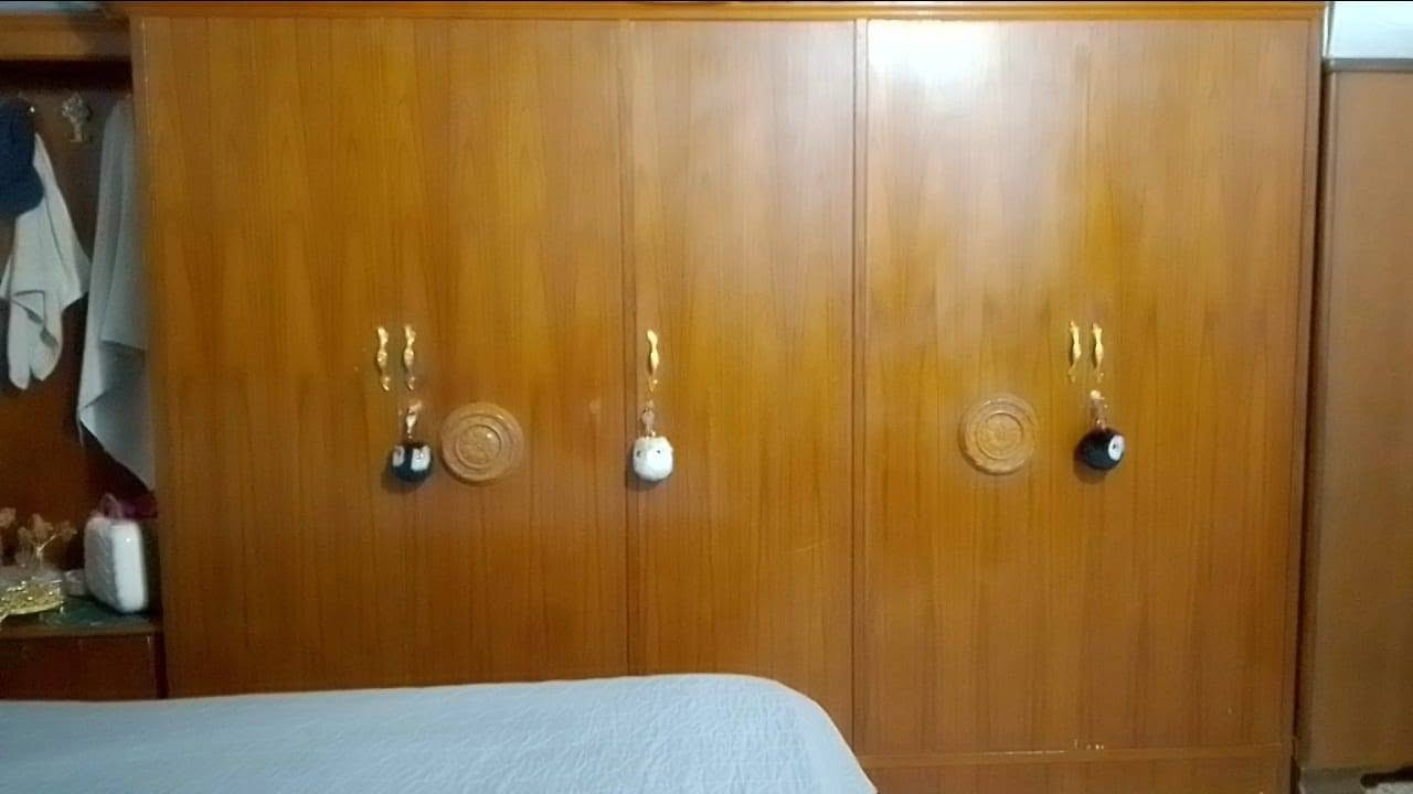 غرفه نوم خشب اصلي حيل نضيفه للبيع   الايسر.  500 الف وبيها مجال  ***********
