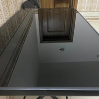 ميز طعام • جديد • ٤ كراسي جلد