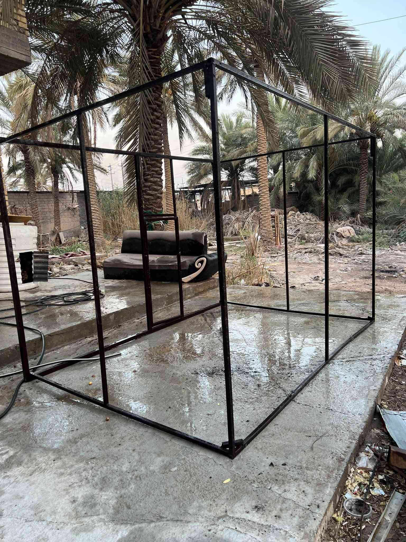 السلام علكيم قفص للبيع سعره150 وبي مجال حديد ارتفاع 2وعرضً2x2وطولً3x3الكلي 10متر
مكاني بابل دبله ‭***********‬
