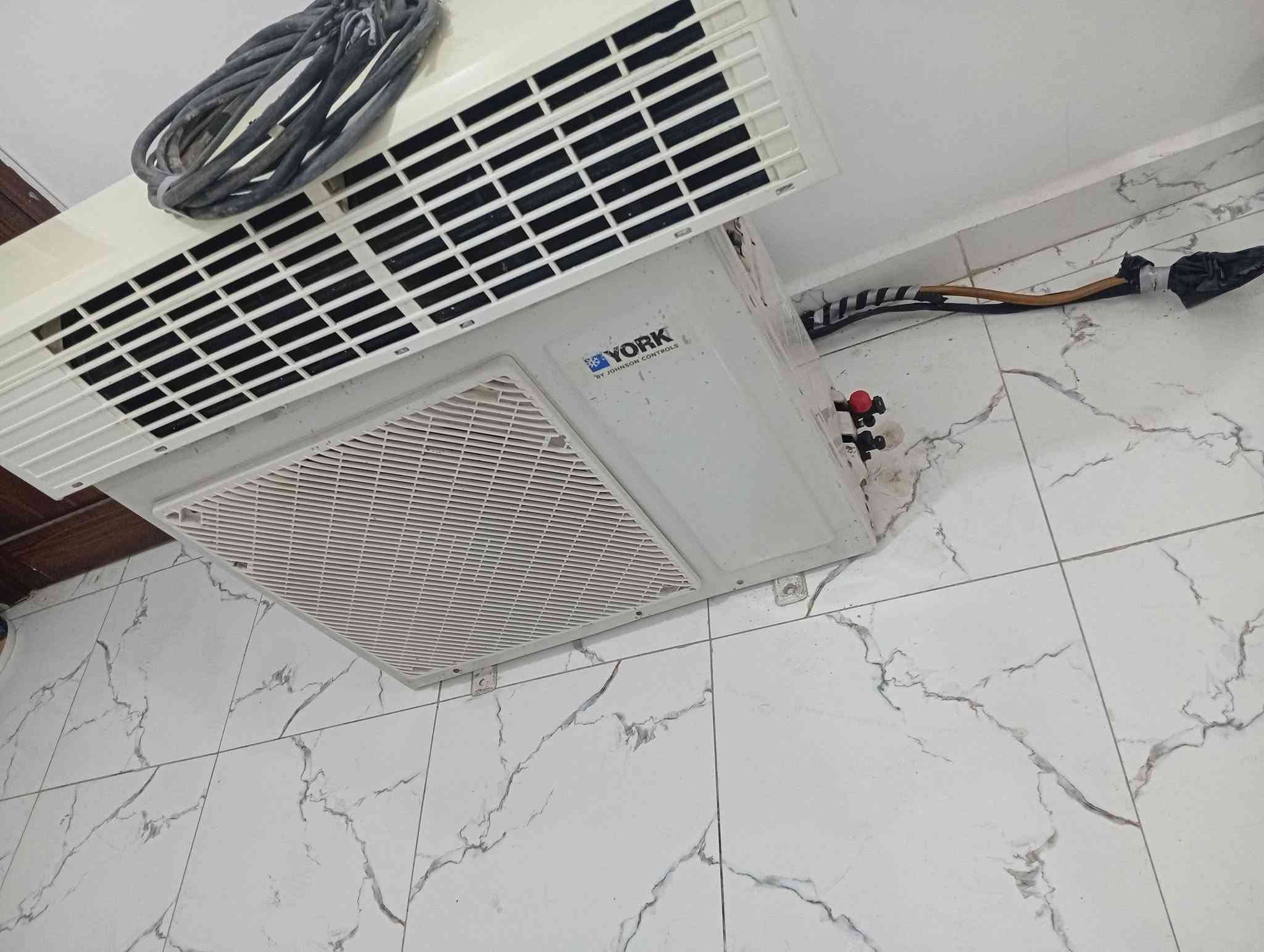 سبلت يورك غاز R22
250 قفل يشتغل
