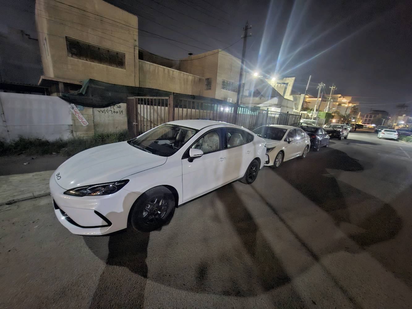 BYD seal 05 dm-i 55km 
السيارة باسمي ماشية 13 الف كيلو 
السعر 21,900,000 
واحد وعشرين مليون   وتسعمية
رقمها حلو مميز 
مكانها بغداد الدورة المصافي 
السيارة كلش حلوة معتني بيها مسويلها سقيفة وشاحن اصلي وايرث ومبدل دهن امزويل هايبرد من الحسام جديد والبانزين سوبر من موسى بن نصير ومحسن من محطة الحرية الي بلكرادة السيارة محافظ عليها كلش