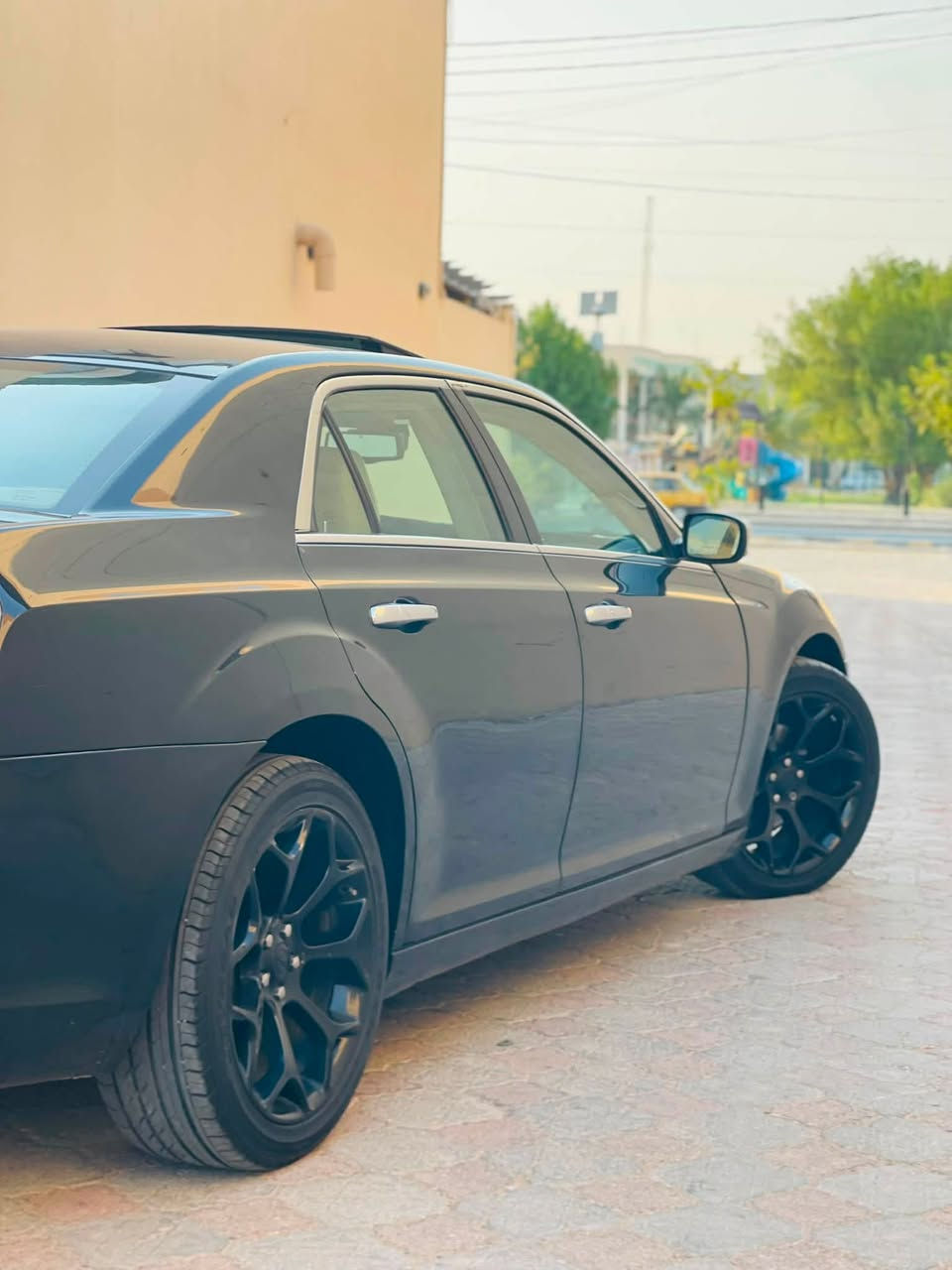 كرايسلر اوباما 300 C
2013 خليجي وكالة  / بلاتينيوم فول نهائي
رقم اربيل الجديد مميز ( هزة وسنويه جديده ) مداور ثاني يوم 

كفالة  بدون صبغ وتبديل فقط بارد بسيط مكانين 

المواصفات: 
حجم المحرك 3600 / V6 
رادار امامي + جانبي + خلفي 
ذاكره خزن ميموري 
بانوراما 
كشنات  جلد بيجي  + تدفئة وتبريد 
كلاص حار بارد 
حساس امامي وخلفي 
ترحيب لايت امامي 
سكليتر والبريد تحريك كهرباء 
ستيرن تدفئة وكهرباء 
اشاير بالمري 
صاج دشبول 
شاشه كبيره 
كامرة خلفيه 
ويل كب حجم 20 
وباقي المواصفات المعروفه ..

جاهزة من كير ومحرك وحداديه وتخم تاير على اخر حبايه 

السعر 168 وبيها مجال  البيع نقد فقط بدون مراوس 

مكاني النجف 
***********

