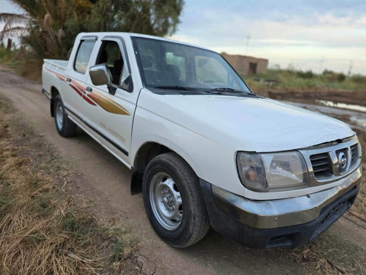 نيسان • ٢٠٠٣ • مع اوراق