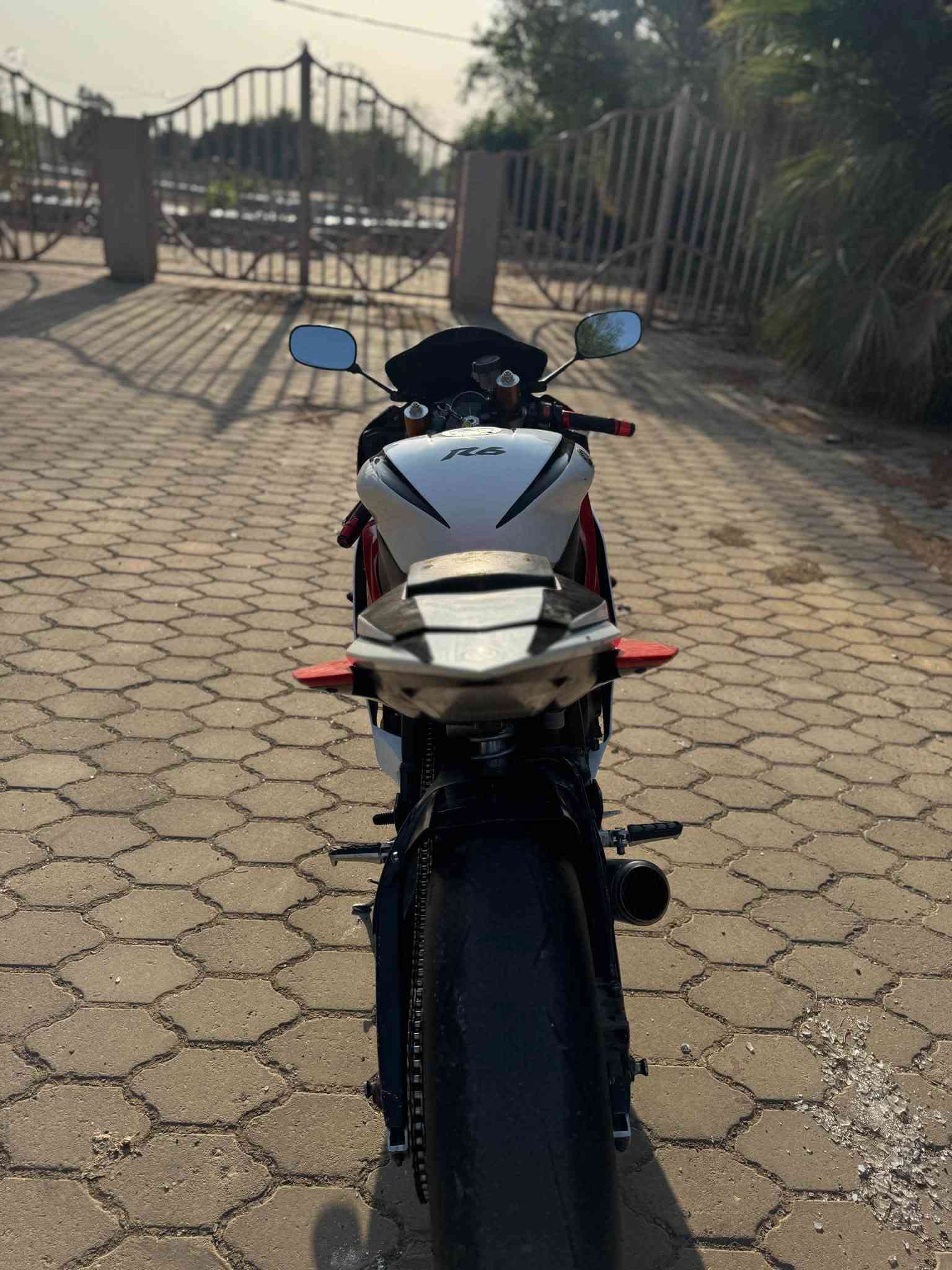 R6 • ٦٠٠ • مكفوله