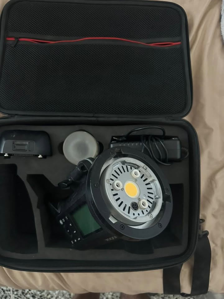Ad400pro • فلاش • يحتاج بطارية