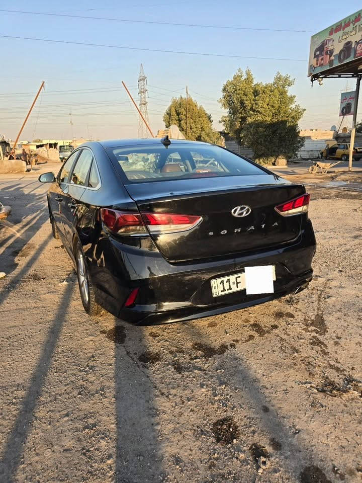 سوناتا 2018 Se
وارد امريكي 

مكينة 2400

حادث خلفي موضح بالصور 

تحكمات استيرت جهتين 

3 وضعيات قيادة  

شاشة اندرويد اوتو وكاميرا خلفيه ابلاد    

شباك نيكل 

وباقي مواصفات الse

كشنات مدوشم وكاعيات جلد

ماشيه 68 الف

رقم بغداد بأسمي 

بيها طخة امامية بالجاملغ مصلحها بارد مكانها موضح بالصور

العنوان بغداد الدوره 

السعر 134

***********

