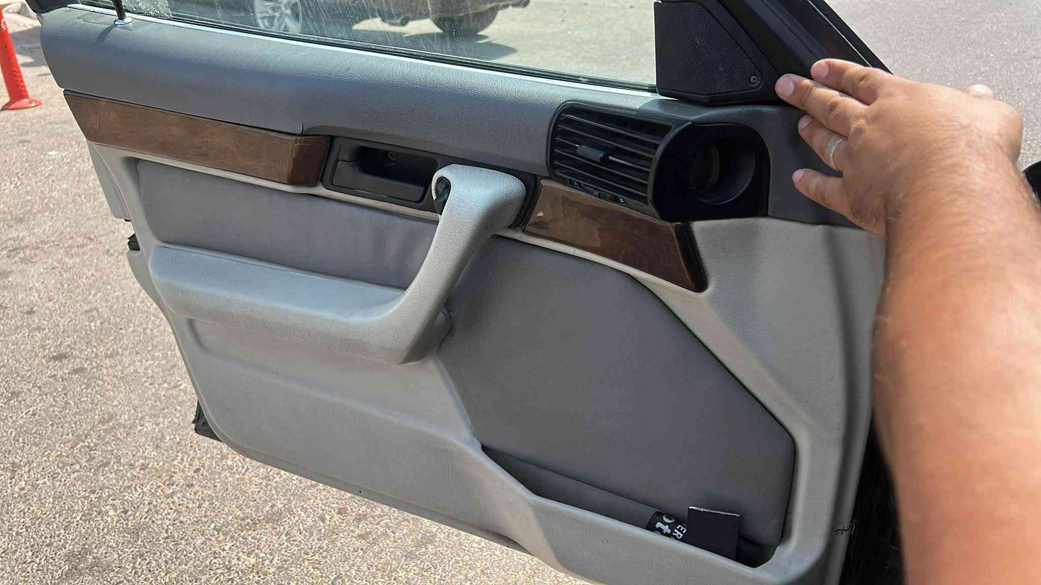 سلام عليكم
بي ام ٥٢٥
موديل ٩٥
مكينه وكير واكسل وكهربائيات كله مال حاويه وكفاله
تبريد ويه السويج 
سياره جاهزة وترايك المكة
داخل نضيف كلش 
خمس بردات
بجم عريض بلاد مو تحديث
كت ام
ويل توسايز
تخم تاير مشلن
دبل ايرباك
دبل جكمجة
مري منفصل
سلايد روف
منضومة غاز ايطاليه
السعر ٦٨وبيهة شي بصيط للشراي 
موجود واتساب فقط ***********
