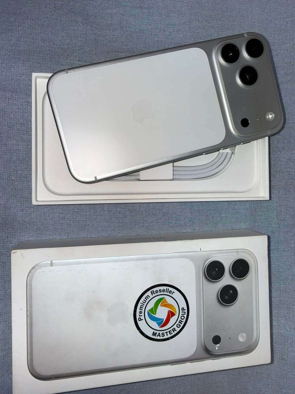Apple iPhone 17 Pro max Master
256 GB
بطارية 100%🔋
الجهاز مشحون 6 مرات فقط 
مفتوح قبل سبوع 
الضمان Master Store
ويا كفر من ابل اخذته 100 الف 
الجهاز بعده جديد 
السعر مع الكفر انتبه مع الكفر مليونين قفل
2,000
بدون الكفر الاصلي 1,950 مع العلم وياك لاصق اصلي ولاصق عدسات 

وشادلة لزكة ولله العظيم سعره 50 مع لاصق كامرات 10وهذني مجاني جهاز 

وايضا كافة الوصولات مال ماستر موجوده ولاصق والعدسات

*********** عنوان زيونة 
الاسعار مبيه اي مجال
