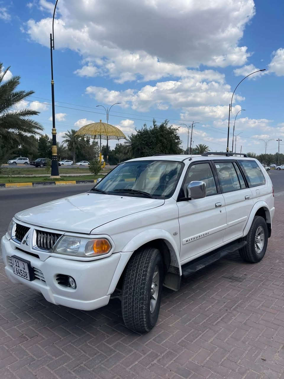 سلام عليكم مسيوبيشي للبيع كفاله عامه ماشيه 120 السعر السعر 125 للاستفسار اللتصال عنوان السياره كربلاء ***********
