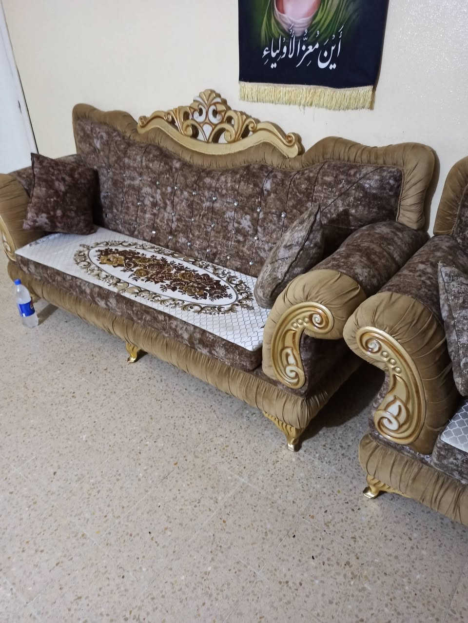السلام عليكم تخم عشر مقاعدملكي تفصال السعر مليون وبي مجال شي قليل الشراي يتصل ***********
