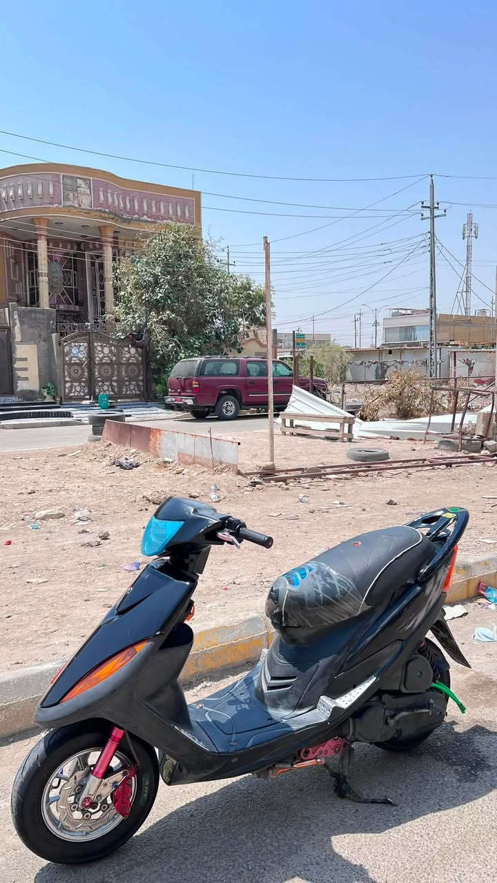 السلام عليكم دراجه ماكس عدله حاويه صار 3 اشهر من طالعه من الحاويه الدراجه كامله من كلشي اي نقص مابيه تجي وتشوف بعينك وين ماتريد تفحص افحص 
دراجه مامتعوبه من البيت للشغل ومن شغل للبيت وكل 15 يوم ابدل دهنه امزويل 
ودراجه شوفة عينك بيه غراض تزويد اصليه 
سعره مليون و100 وبيه مجالل للشراي 
متواجد واتساب فقط ***********
التزويد:
ويل مشيف اصلي مو تجاري 
دبلات امامي اصلي 
فج امامي برمبو 
صينيه RGS 
اشاير اربع ولفات لو برتقالي 
منظومه زنون 
قبق عمبار اصلي 
يدات ابريك WF اصلي 
عضمه سكليتر JISO اصليه
تعلاكه 
قبق فلاوين اصلي 
شيال رياضي اصلي 
قطره دهن اصلي 
دبل خلفي رياضي اصلي 
فراك ابريك اصلي
سبايدر اربع ولفات..
