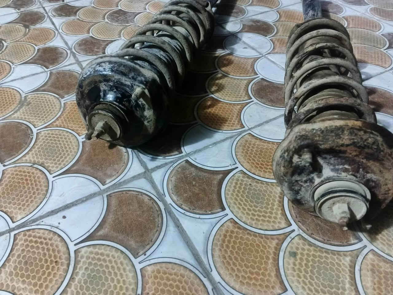 دبلات خلفية دمعه مسطره حاويه بلاديات اليحتاجهن يتصل
***********
