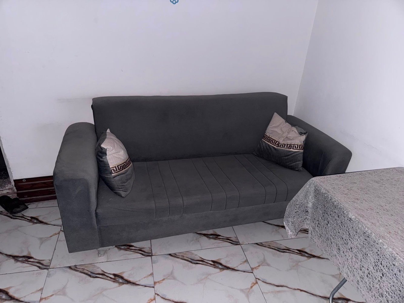 غراض بيت شلعة كاملة بدون ضرر 
تواصل واتس اب ***********
مكاني حي الجهاد باقي صور الغراض بمشور اخر لان مسموح عشر صور فقط
