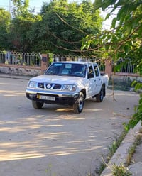 ئەم نیسان بۆفروشتن 2002ڕەقەم سلیمانی2سڵی ماوە بەس بۆنتی ڕەش بۆ سعر بی ...