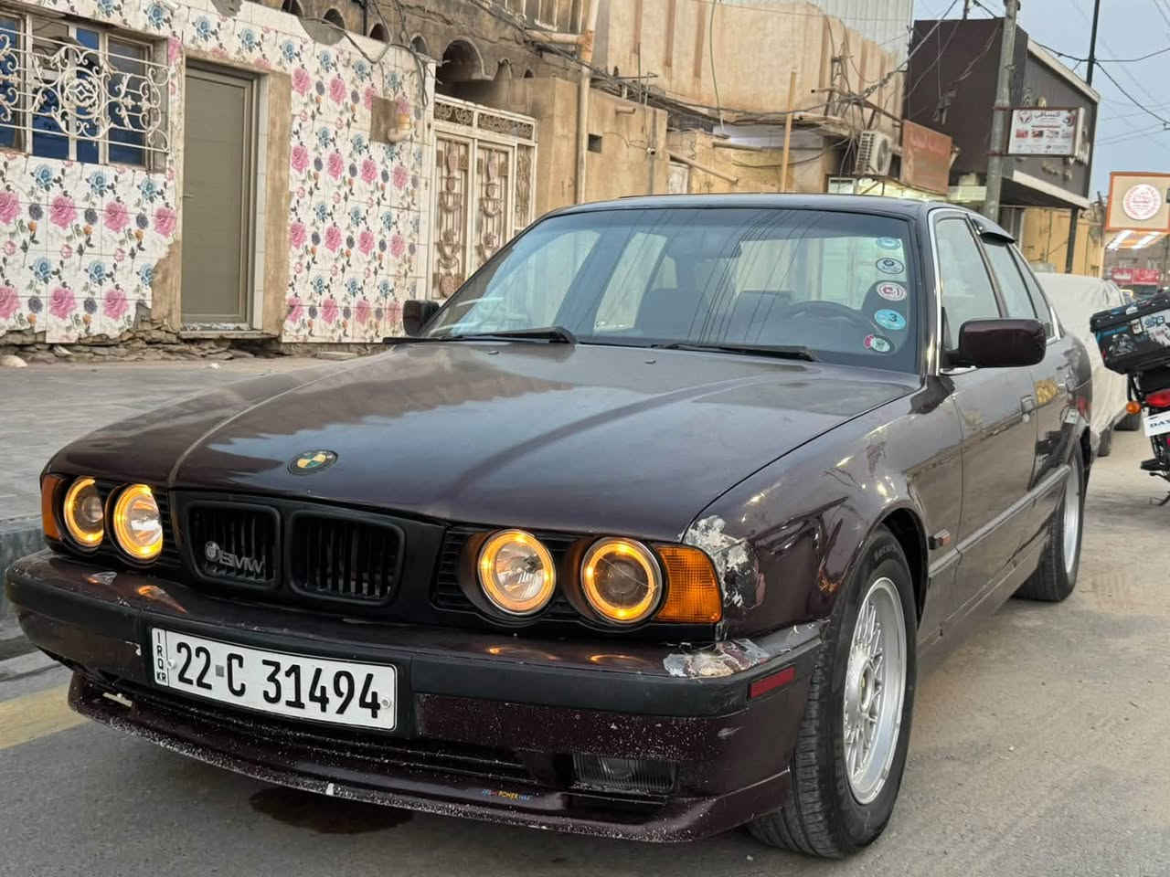 بي ام اصل 520 محرك 525 محرك وگير وأكسل بشرط اكسل خفيف تبريد امامي خلفي كهربائيات كلها كامله 
سلايد روف شغال ABS البريك شغال 
بيها معجون بالمدگر والبنيد قليل حيل 
تخم تاير جديد 
راديتر جديد وماء اصلي 
تغليف ارضيتها مانع للصوت الارضيه كلها 
ترايها وين ما يعجبك 
ملاحظه ( بشرط المداور صاحبها يريد يداور )
السنويه صار سنه صاقطه 
عنوانها ناصريه - سوق الشيوخ 
هاي كل التفاصيل سعرها 37 وبيها مجال حگ الجيه 
***********
