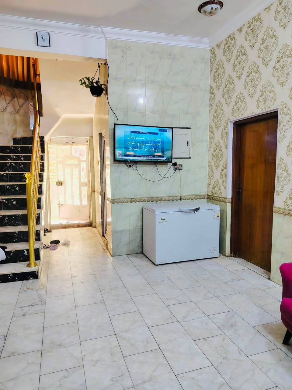 دار سكن للبيع طابقين 🔚 مطلوب مبادة ٨٠ 
📍 الموقع: نهاية حي المعلمين قرب مطعم صدام 🧑‍🍳
📐 المساحة: 200 م
🔹طابق الأول كونكريت
🔹 استقبال 
🔹 صالة مريحة
🔹 غرفتآ نوم  
🔹 مطبخ
🔹 مجمع صحيات داخلية وخارجية
🔹طابق الثاني عكاده
🔹 غرفتآ نوم 
🔹صاله
🔹مجمع صحيات
📞 ***********
مكتب الثقة للعقار
📍 موقع المكتب: مقابيل مطعم كوخ السلطان
الثقة والمصداقية عنواننا الدائم
